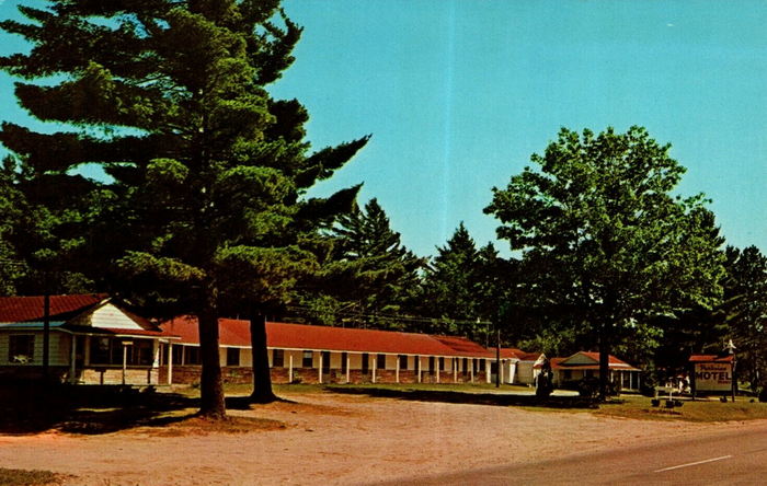 Parkview Motel - Old Postcard